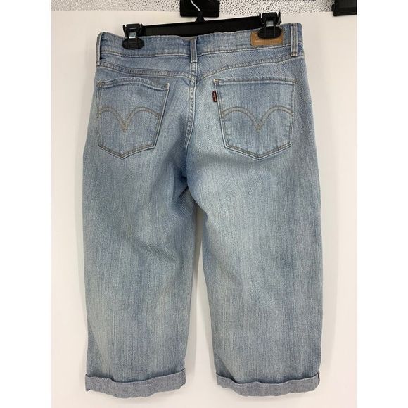 Womens Capri Levi's Jeans Light Wash Size 6 Cuffed Stretch 1012 Crop Denim Short - Picture 4 of 10